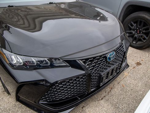 Used 2022 Toyota Avalon XSE image 10