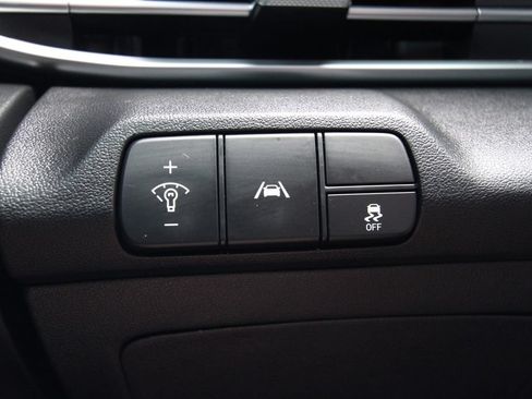Used 2023 Hyundai Elantra Limited w/ Preferred Accessory Package FWD image 23