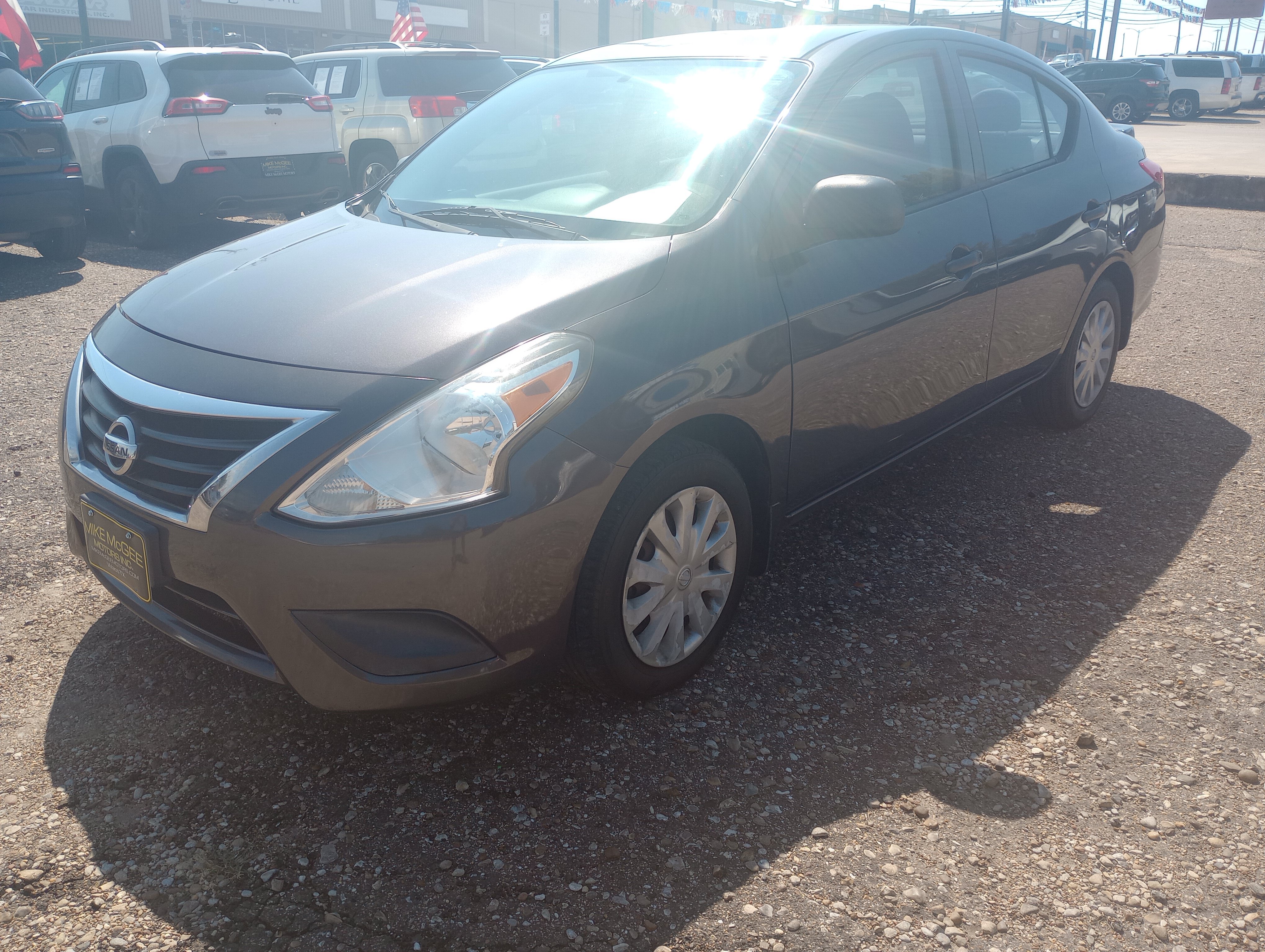 Used 2015 Nissan Versa S Plus FWD image 3