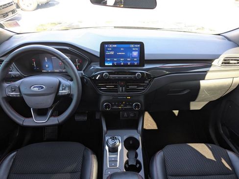 Used 2025 Ford Escape ST-Line image 15