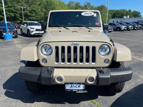 Used 2016 Jeep Wrangler Unlimited Sahara w/ Dual Top Group AWD/4WD image 2
