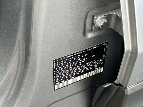 Used 2024 Volkswagen Taos SE image 30