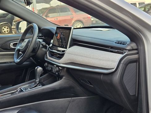 Used 2024 Jeep Compass Latitude AWD/4WD image 16