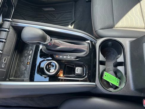 Used 2025 Chevrolet Colorado Z71 w/ Technology Package image 29