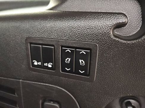 Used 2020 Chevrolet Suburban Premier image 61