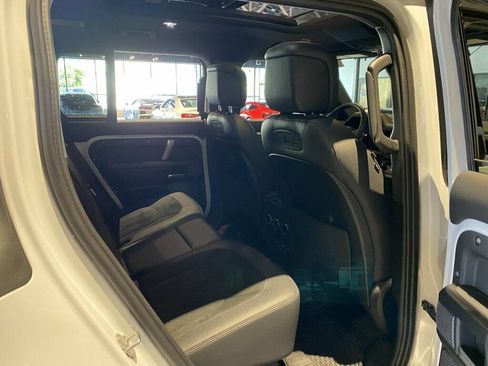 Used 2022 Land Rover Defender 110 V8 AWD/4WD image 29