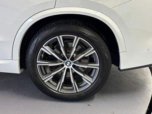 Used 2023 BMW X5 xDrive40i w/ M Sport Package AWD/4WD image 8