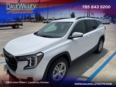 Used 2023 GMC Terrain SLE w/ Driver Convenience Package FWD image 1