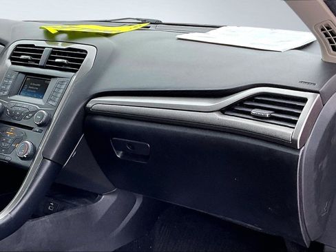 Used 2018 Ford Fusion SE image 21