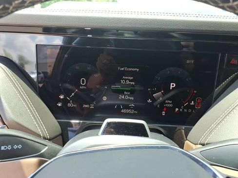 Used 2025 GMC Yukon Denali Ultimate AWD/4WD image 26