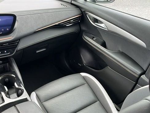 Certified 2025 Buick Envision Sport Touring image 28