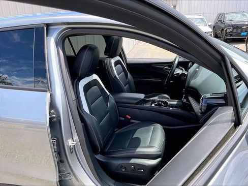 Used 2024 Chevrolet Blazer EV LT AWD/4WD image 11