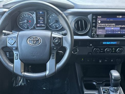 Used 2021 Toyota Tacoma TRD Sport w/ Technology Package image 18