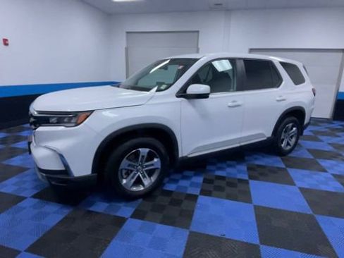 Certified 2024 Honda Pilot EX-L image 4