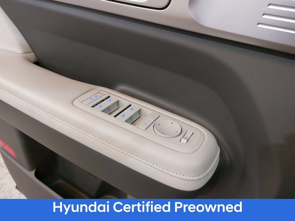 Used 2025 Hyundai Santa Fe SEL FWD image 25