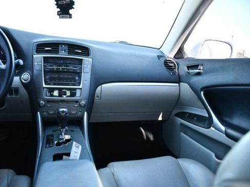 Used 2011 Lexus IS 250 w/ Premium Pkg Value Edition image 16
