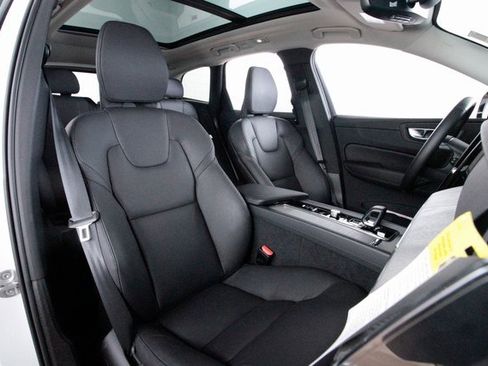 Certified 2025 Volvo XC60 B5 Plus image 22