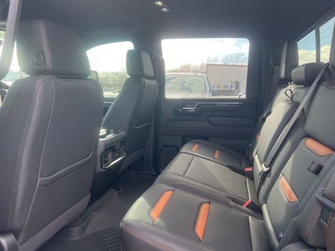 Used 2025 GMC Sierra 2500 AT4 w/ AT4 Premium Plus Package image 9
