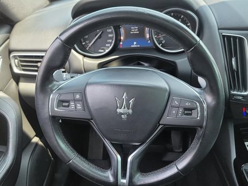 Used 2018 Maserati Levante AWD/4WD image 17