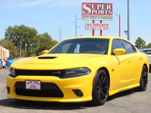 Used 2017 Dodge Charger R/T Scat Pack w/ Driver Confidence Group RWD image 7