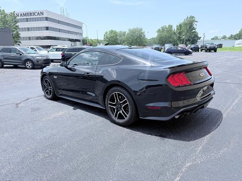 Used 2019 Ford Mustang GT RWD image 3
