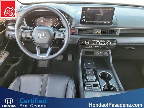 Certified 2023 Honda Pilot Touring image 10