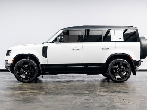 Used 2023 Land Rover Defender 110 X-Dynamic SE image 9