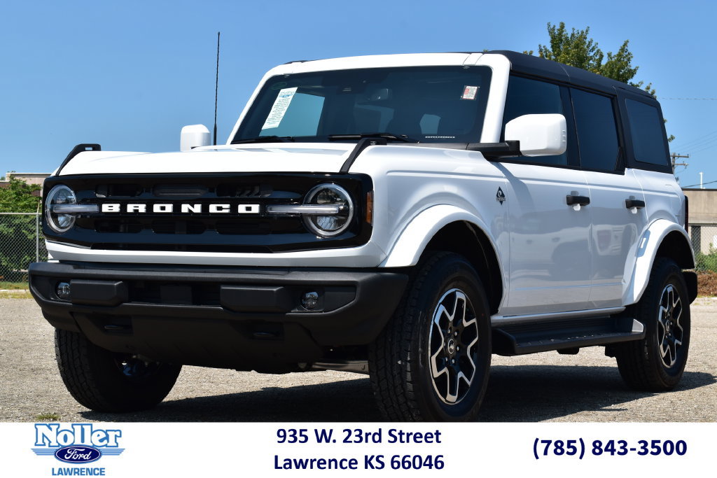 New 2026 Ford Bronco Outer Banks AWD/4WD image 1