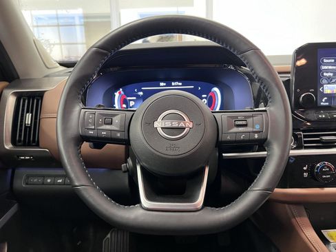 Used 2024 Nissan Pathfinder Platinum w/ Cargo Package image 5