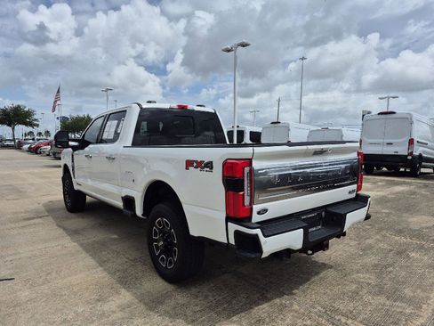 Used 2024 Ford F250 Platinum w/ FX4 Off-Road Package image 4