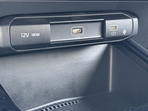 New 2025 Kia Niro EX image 23