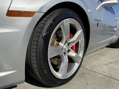 Used 2010 Chevrolet Camaro SS RWD image 10