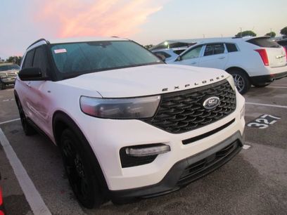 Certified 2022 Ford Explorer ST-Line w/ Class IV Trailer Tow Package