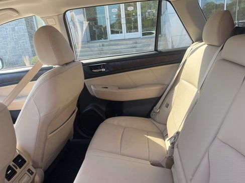 Used 2018 Subaru Outback 2.5i Limited image 11