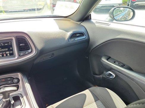 Used 2023 Dodge Challenger SXT RWD image 18