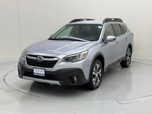 Certified 2022 Subaru Outback Limited image 1