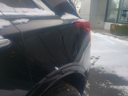 Used 2021 Cadillac XT5 Premium Luxury image 6