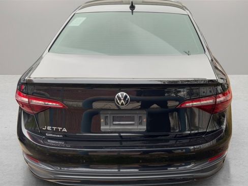 Used 2022 Volkswagen Jetta Sport image 3