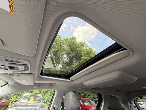 Used 2022 Toyota Sienna Limited AWD/4WD image 21