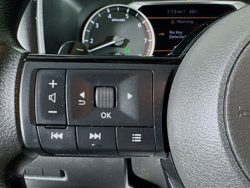 Used 2022 Nissan Rogue SV AWD/4WD image 12
