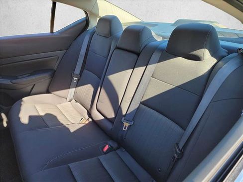 Used 2024 Nissan Altima 2.5 SV FWD image 14