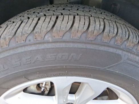 Used 2017 Ford Explorer XLT image 22