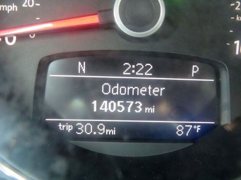 Used 2012 Volkswagen Beetle Turbo FWD image 14