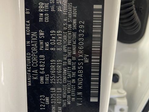 Used 2024 Kia EV9 Light Long Range RWD image 22