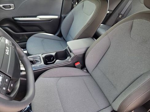 New 2026 Kia K4 FWD image 17