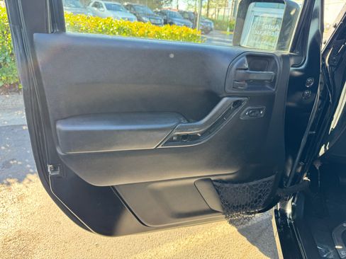 Used 2015 Jeep Wrangler Sport image 10