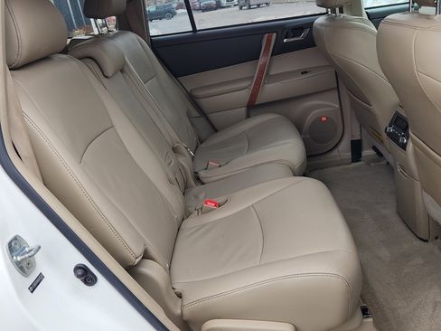 Used 2010 Toyota Highlander Limited image 30