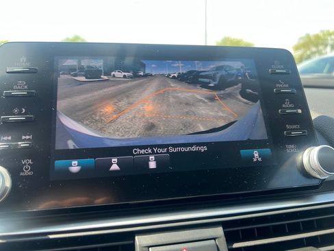 Used 2018 Honda Accord EX image 18