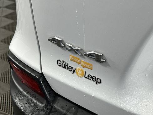 Used 2022 Jeep Cherokee Limited image 15