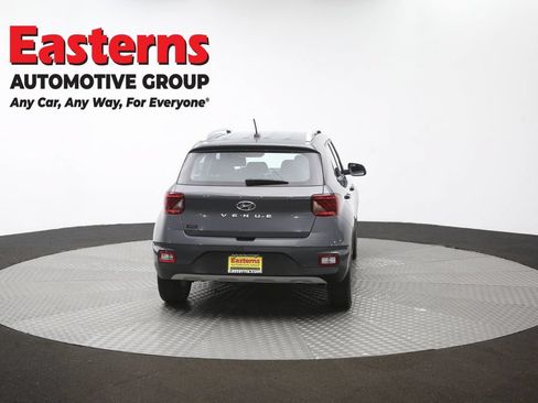 Used 2025 Hyundai Venue SEL FWD image 36